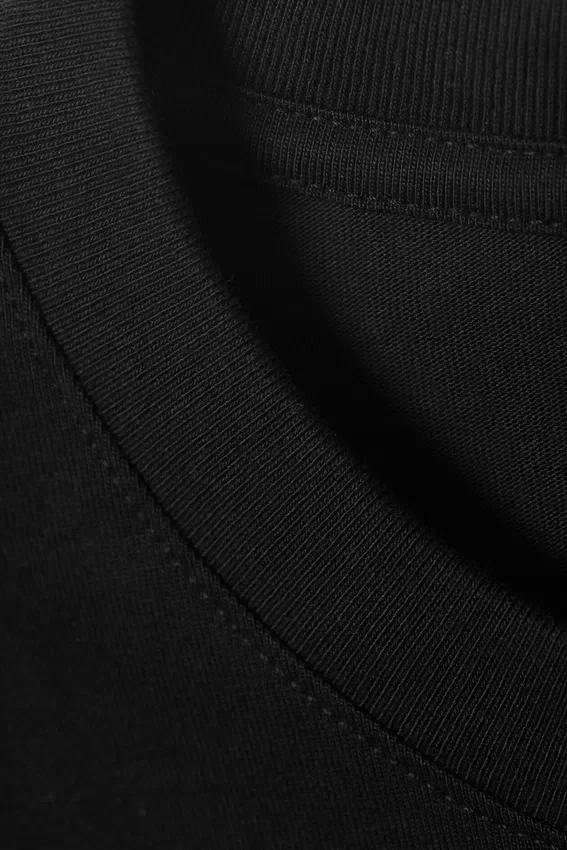 Camiseta de corte clásico – Negro Camiseta de corte clásico – Negro