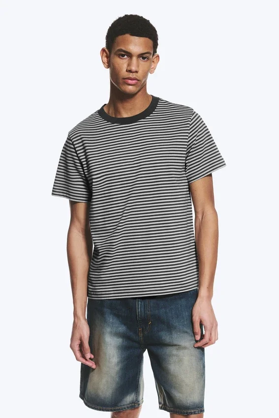 Camiseta de corte clásico – Rayas grises Camiseta de corte clásico – Rayas grises