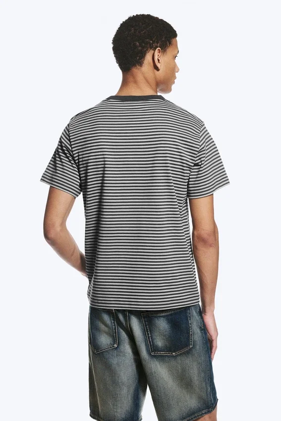 Camiseta de corte clásico – Rayas grises Camiseta de corte clásico – Rayas grises