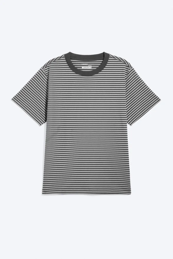 Camiseta de corte clásico – Rayas grises Camiseta de corte clásico – Rayas grises
