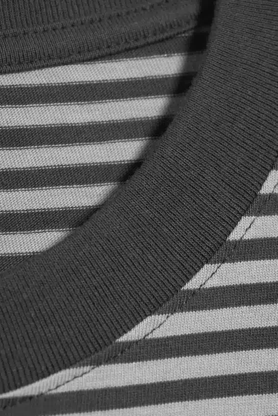 Camiseta de corte clásico – Rayas grises Camiseta de corte clásico – Rayas grises