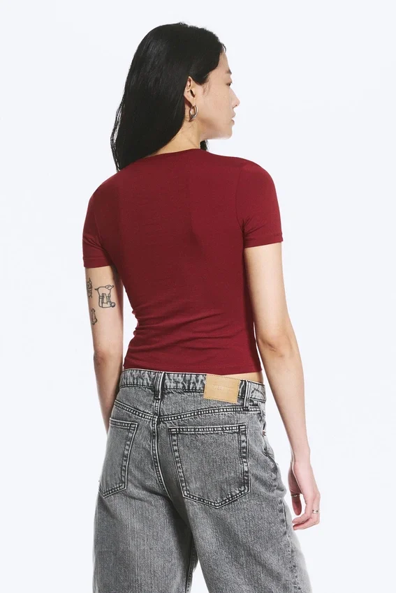 Camiseta de corte entallado – Rojo oscuro Camiseta de corte entallado – Rojo oscuro
