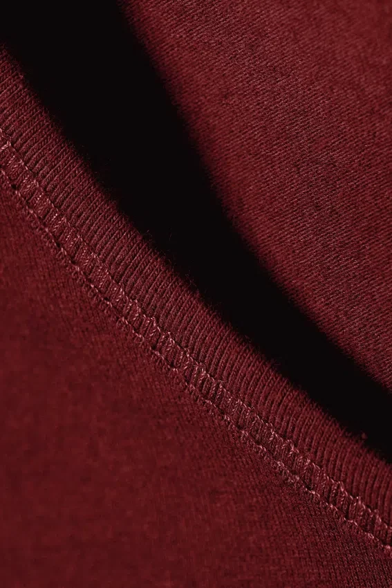 Camiseta de corte entallado – Rojo oscuro Camiseta de corte entallado – Rojo oscuro