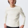 Camiseta de manga larga acanalada – Blanco apagado Camiseta de manga larga acanalada – Blanco apagado