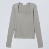 Camiseta de manga larga con cuello cuadrado – Gris empolvado Camiseta de manga larga con cuello cuadrado – Gris empolvado