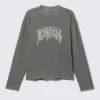 Camiseta de manga larga con estampados gráficos y corte recto – Gris lavado – Virtual Mission Camiseta de manga larga con estampados gráficos y corte recto – Gris lavado – Virtual Mission
