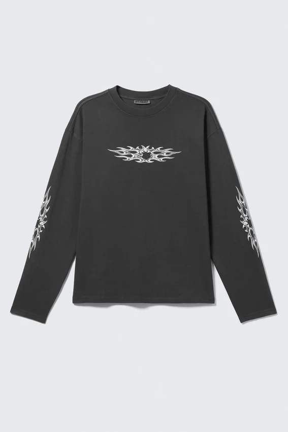 Camiseta de manga larga con estampados gráficos y corte recto – Gris oscuro – Air Flame Camiseta de manga larga con estampados gráficos y corte recto – Gris oscuro – Air Flame