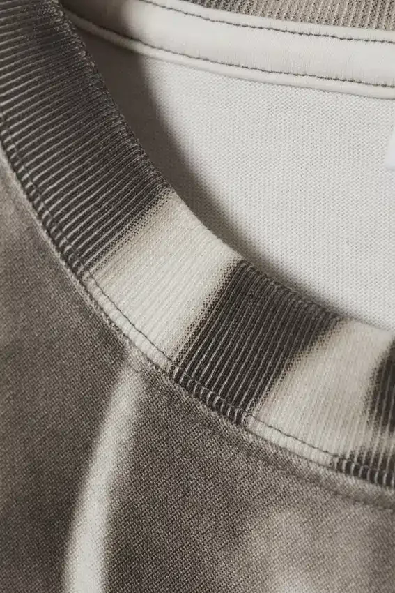 Camiseta de manga larga con estampados gráficos y corte recto – Gris oscuro – Estampado de dragón Camiseta de manga larga con estampados gráficos y corte recto – Gris oscuro – Estampado de dragón