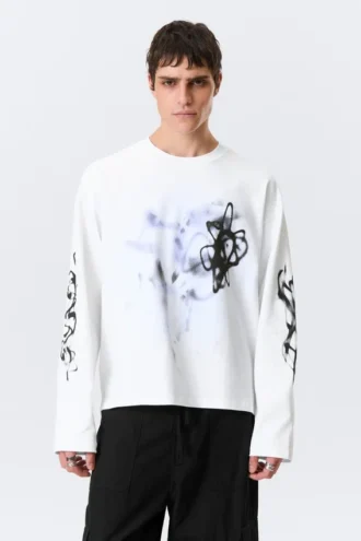Camiseta de manga larga con estampados y corte holgado – Blanca – Airways Camiseta de manga larga con estampados y corte holgado – Blanca – Airways