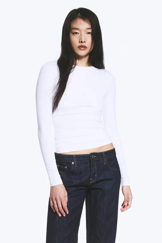 Camiseta de manga larga de corte entallado – Blanca Camiseta de manga larga de corte entallado – Blanca