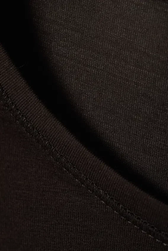 Camiseta de manga larga de corte entallado – Marrón oscuro Camiseta de manga larga de corte entallado – Marrón oscuro