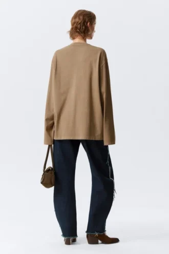 Camiseta de manga larga oversize – Beige oscuro lavado