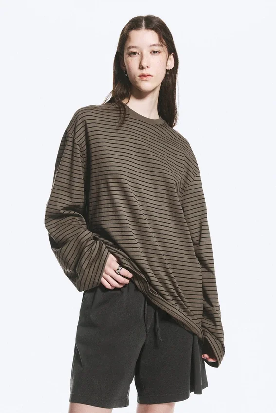 Camiseta de manga larga oversize – Dark Mole Camiseta de manga larga oversize – Dark Mole