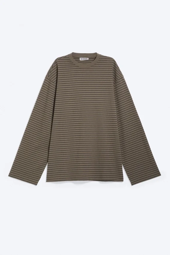 Camiseta de manga larga oversize – Dark Mole Camiseta de manga larga oversize – Dark Mole