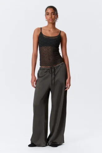 Camiseta de pijama de encaje – Gris oscuro