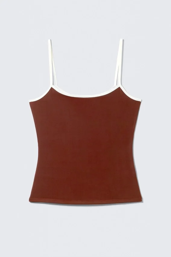 Camiseta de tirantes ajustada – Burdeos y blanco Camiseta de tirantes ajustada – Burdeos y blanco