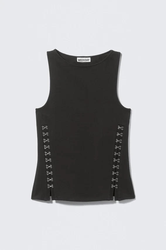 Camiseta de tirantes ajustada con corchetes – Negro Camiseta de tirantes ajustada con corchetes – Negro