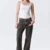 Camiseta de tirantes ajustada con cuello cuadrado – Blanca Camiseta de tirantes ajustada con cuello cuadrado – Blanca