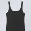Camiseta de tirantes ajustada con cuello cuadrado – Gris oscuro Camiseta de tirantes ajustada con cuello cuadrado – Gris oscuro