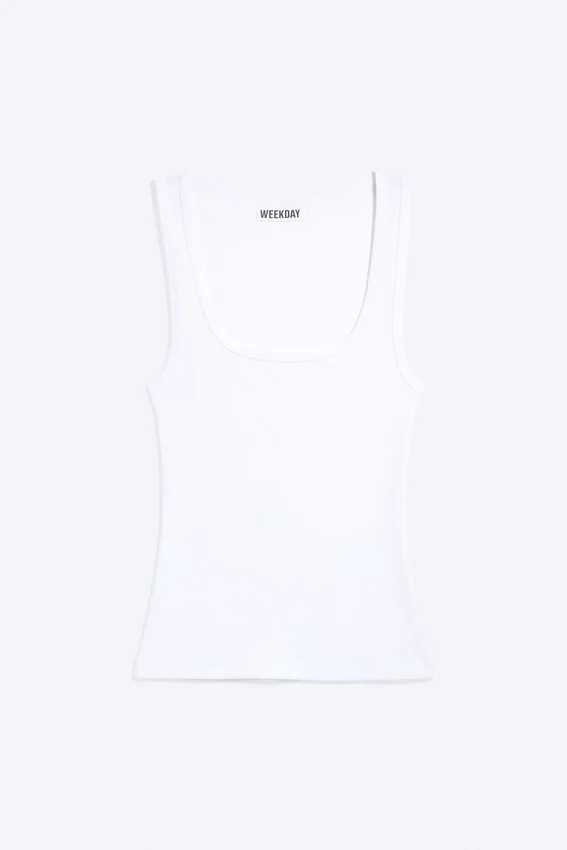 Camiseta de tirantes ajustada con cuello cuadrado y canalé – Blanca Camiseta de tirantes ajustada con cuello cuadrado y canalé – Blanca