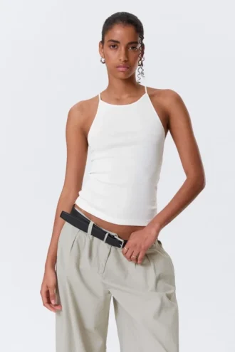 Camiseta de tirantes ajustada con espalda nadadora – Blanco roto