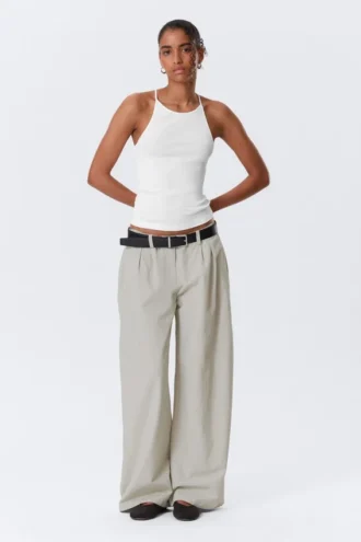 Camiseta de tirantes ajustada con espalda nadadora – Blanco roto