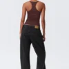 Camiseta de tirantes ajustada con espalda nadadora – Burdeos