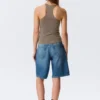 Camiseta de tirantes ajustada con espalda nadadora – Gris polvoriento