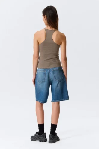 Camiseta de tirantes ajustada con espalda nadadora – Gris polvoriento