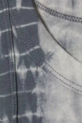 Camiseta de tirantes ajustada con estampado tie-dye – Gris tie-dye
