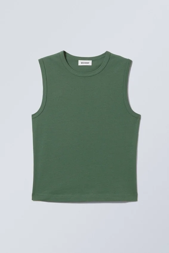 Camiseta de tirantes ajustada con hombros anchos – Verde oscuro Camiseta de tirantes ajustada con hombros anchos – Verde oscuro