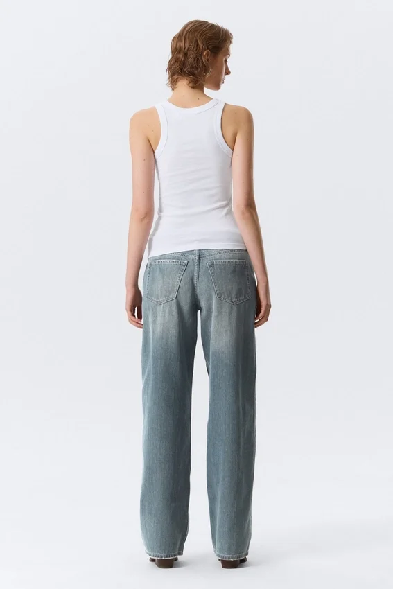 Camiseta de tirantes ajustada de canalé – Blanca Camiseta de tirantes ajustada de canalé – Blanca