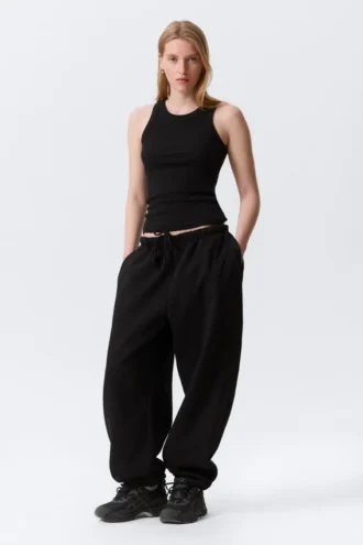 Camiseta de tirantes ajustada de canalé – Negro