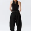 Camiseta de tirantes ajustada de canalé – Negro Camiseta de tirantes ajustada de canalé – Negro