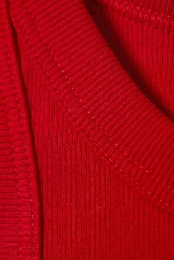 Camiseta de tirantes ajustada de canalé – Rojo Camiseta de tirantes ajustada de canalé – Rojo