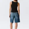 Camiseta de tirantes ajustada de cuello cuadrado acanalado – Negro Camiseta de tirantes ajustada de cuello cuadrado acanalado – Negro