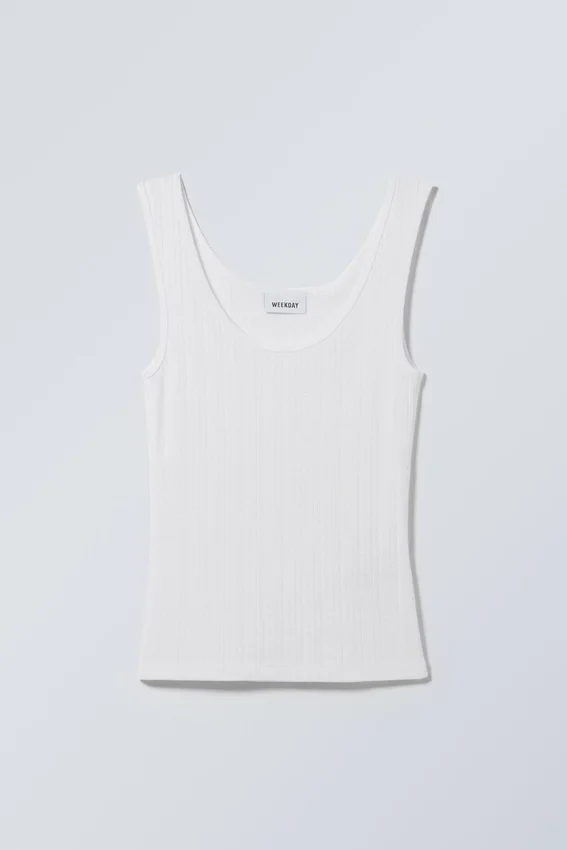 Camiseta de tirantes ajustada de punto calado – Blanca Camiseta de tirantes ajustada de punto calado – Blanca