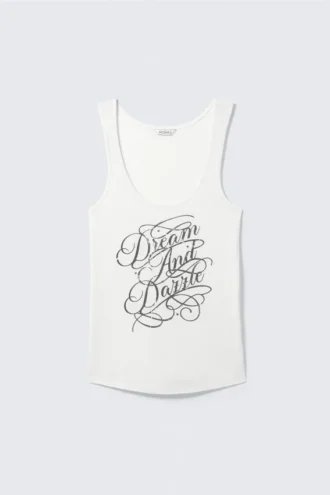 Camiseta de tirantes ajustada estampada – Blanca – Dream & Dazzle