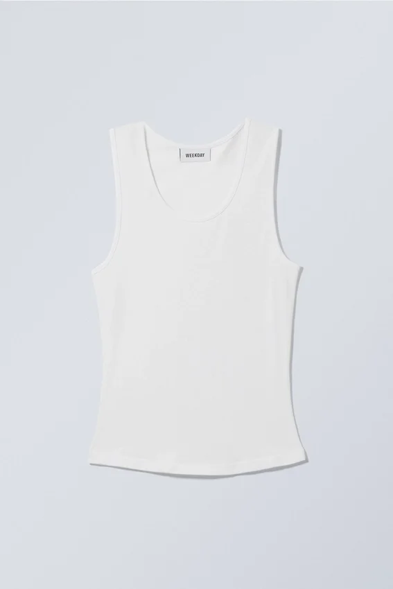 Camiseta de tirantes ajustada y lisa – Blanca Camiseta de tirantes ajustada y lisa – Blanca