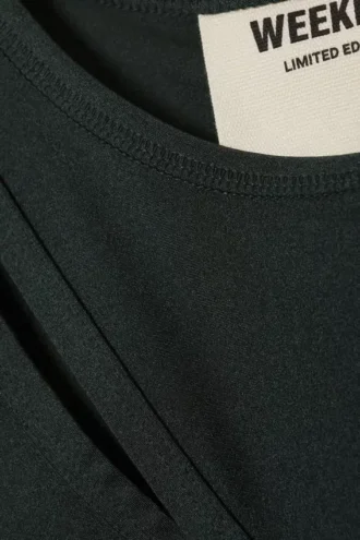 Camiseta de tirantes ajustada y lisa – Gris oscuro