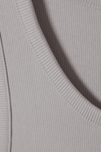 Camiseta de tirantes clásica de canalé – Gris claro