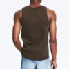 Camiseta de tirantes clásica de canalé – Marrón oscuro Camiseta de tirantes clásica de canalé – Marrón oscuro