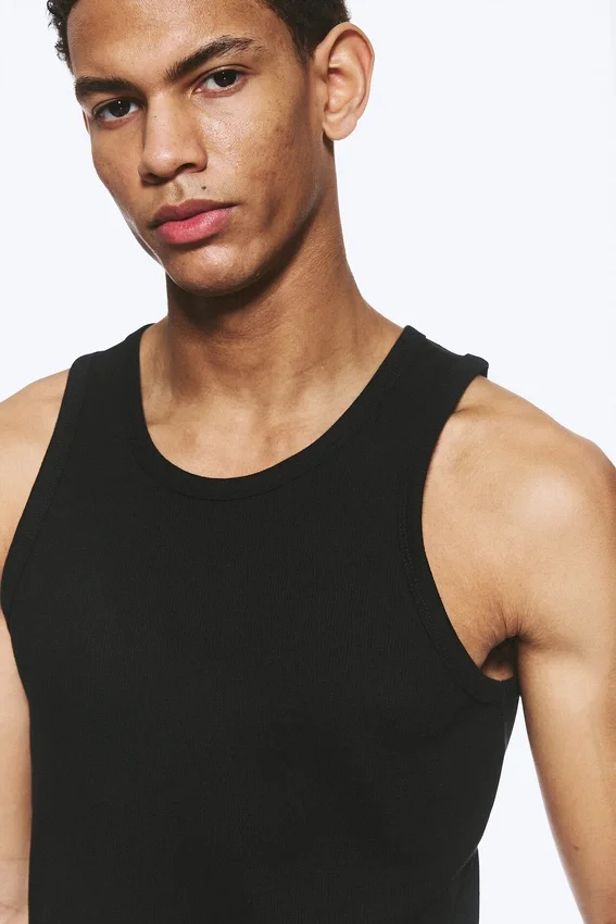Camiseta de tirantes clásica de canalé – Negro Camiseta de tirantes clásica de canalé – Negro
