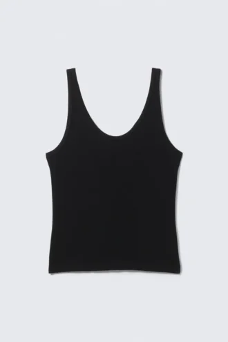 Camiseta de tirantes con cuello redondo – Negro