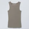 Camiseta de tirantes con tachuelas – Dusty Mole Camiseta de tirantes con tachuelas – Dusty Mole