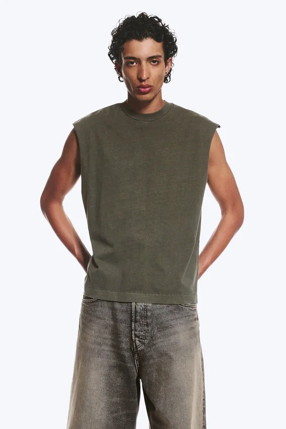 Camiseta de tirantes de algodón de corte holgado y silueta cuadrada – Verde caqui oscuro lavado Camiseta de tirantes de algodón de corte holgado y silueta cuadrada – Verde caqui oscuro lavado