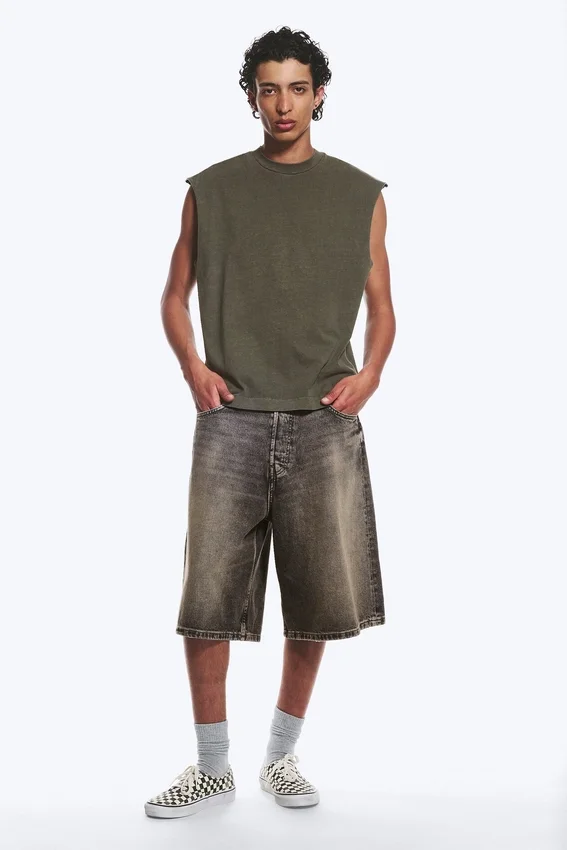 Camiseta de tirantes de algodón de corte holgado y silueta cuadrada – Verde caqui oscuro lavado Camiseta de tirantes de algodón de corte holgado y silueta cuadrada – Verde caqui oscuro lavado
