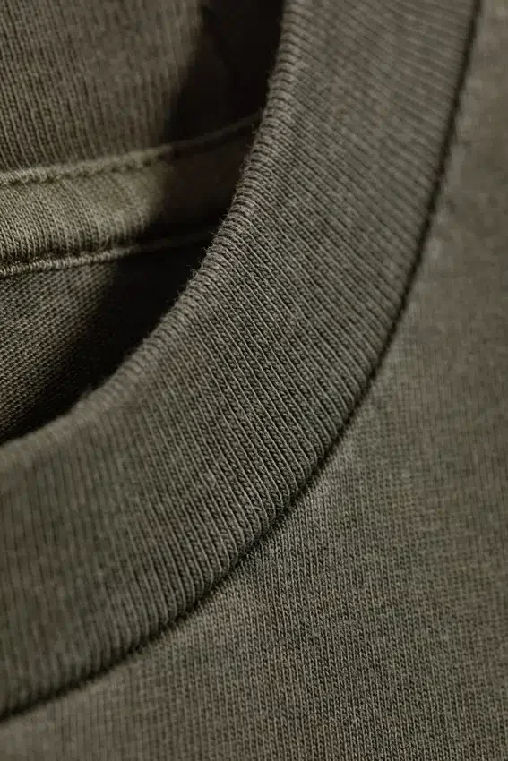 Camiseta de tirantes de algodón de corte holgado y silueta cuadrada – Verde caqui oscuro lavado Camiseta de tirantes de algodón de corte holgado y silueta cuadrada – Verde caqui oscuro lavado