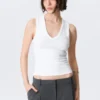 Camiseta de tirantes de cuello en V acanalada – Blanco
