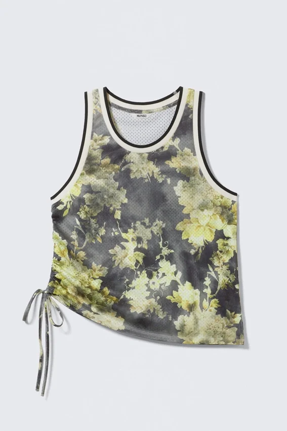 Camiseta de tirantes de malla con cordón – Estampado floral oscuro Camiseta de tirantes de malla con cordón – Estampado floral oscuro